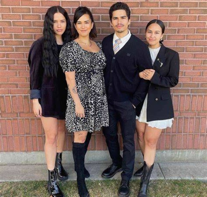 Alex Aiono Parents And Siblings Hail From Phoenix