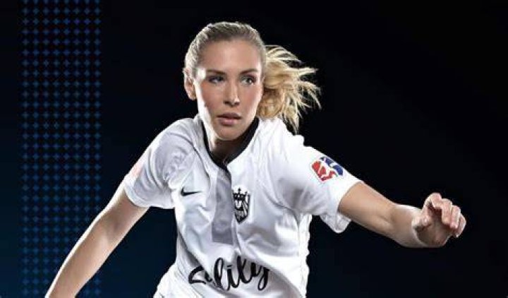 Allie Long Biography, Age, Net Worth, Education, Career, Wedding