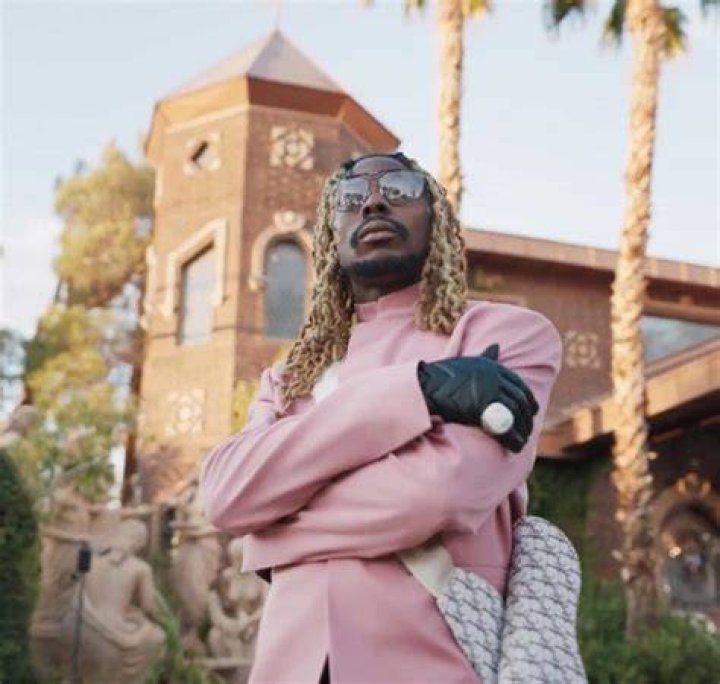 Asake releases dance-filled video for ‘Joha’