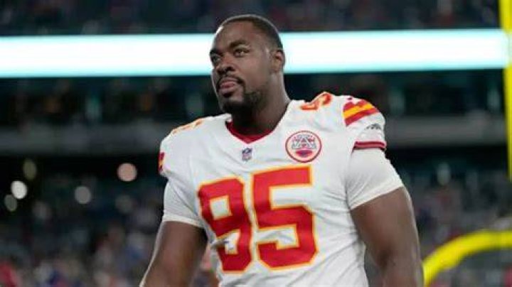 Chris Jones Net Worth: Houses & Earnings