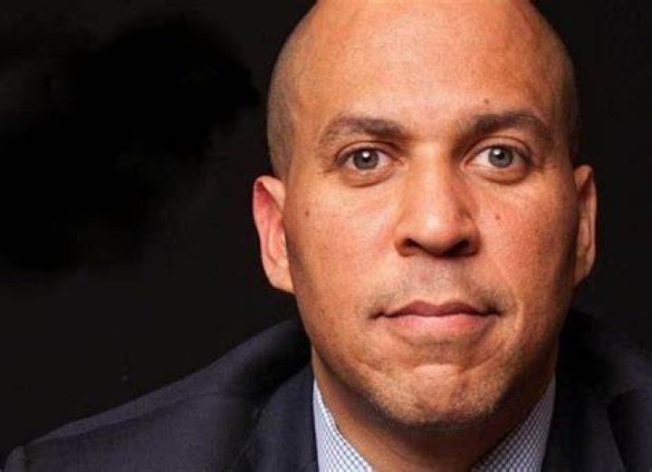 Cory Booker Height, Wiki, Age, Biography, Girlfriend, Net Worth