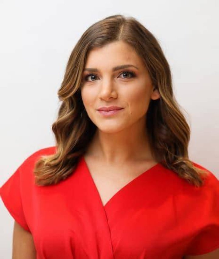 Dani Burger Bloomberg Wikipedia, Age, Salary, Husband, Instagram