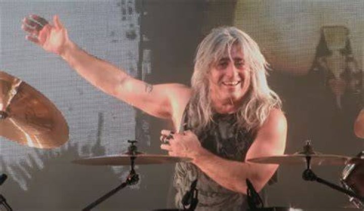 Dee Sarton Net Worth, Income, Salary, Earnings, Biography