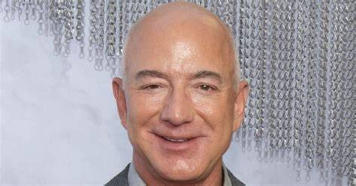 Does Jeff Bezos Have A Glass Eye? Jeff Bezos’s Eyes Problem Explained