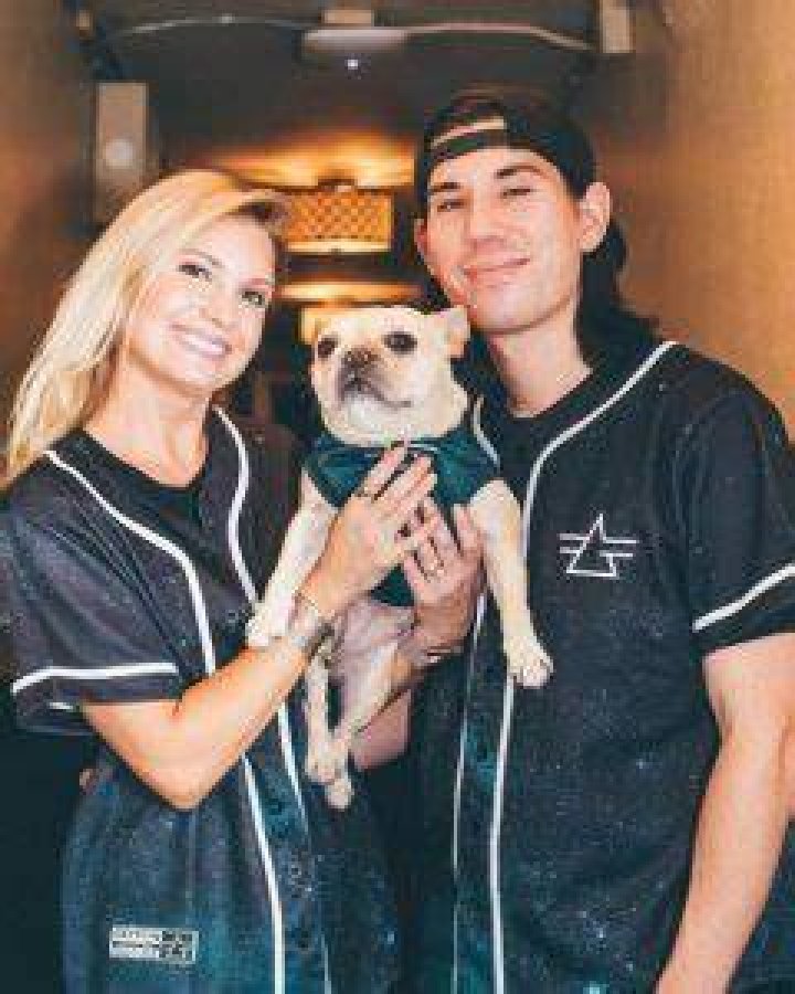 Gryffin Age, Girlfriend, Wiki, Biography, Real Name, Ig, Merch