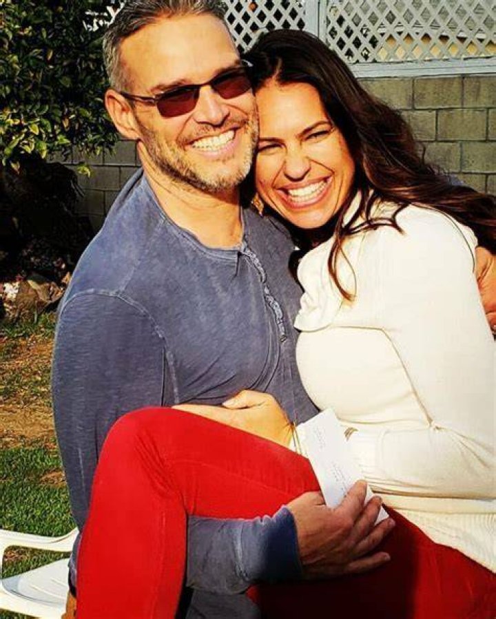 How did Jessica Mendoza meet her husband?
