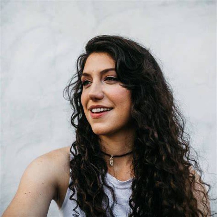 Jessica Burdeaux Age & Wikipedia: Everything To Know About The Musician