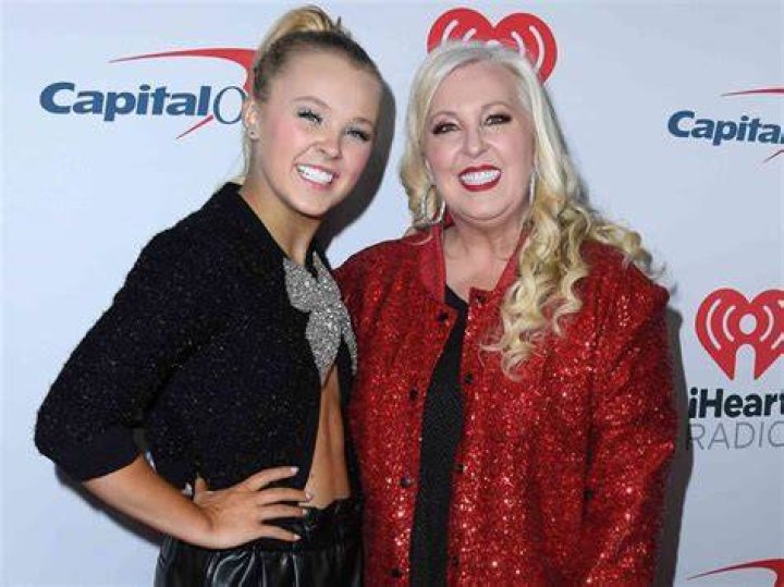 JoJo Siwa Height, Weight, Age, Wiki, Bio, Boyfriend