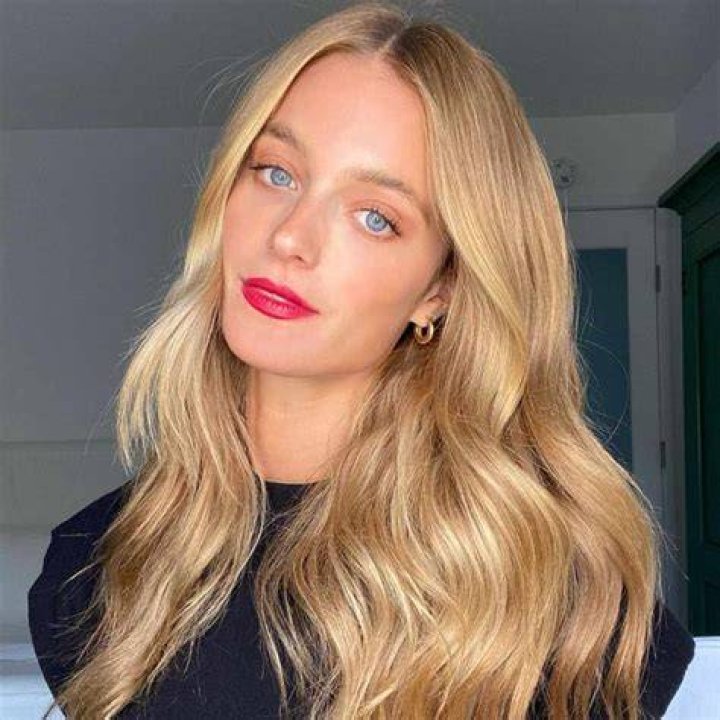 Kate Bock Age, Height, Body Measurements, Bikini and Net Worth
