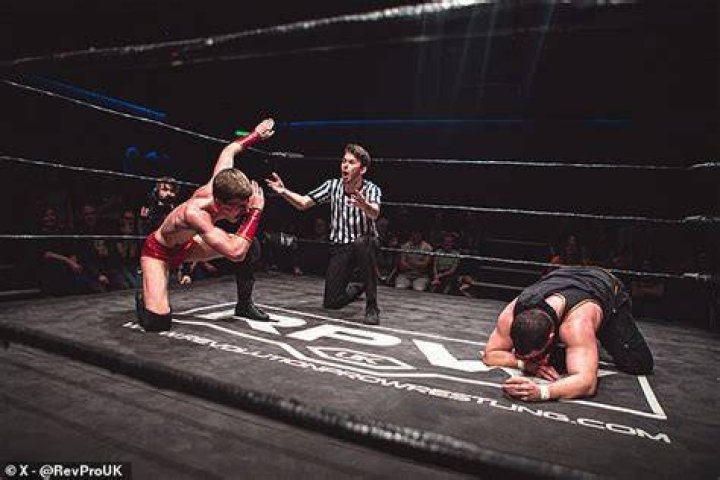 Kurtis Chapman: British pro wrestler dies aged 26