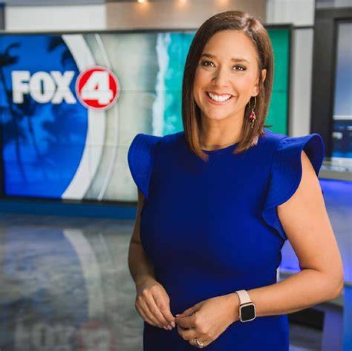 Lauren Petrelli Biography, Engaged, WJAC Tv, Fox 4, Net Worth, Twitter