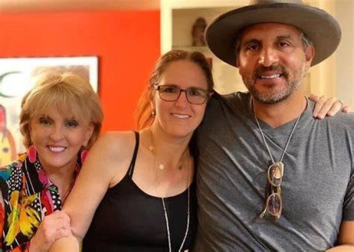 Sharon Umansky Benton – Mauricio Umansky’s Sister Net Worth
