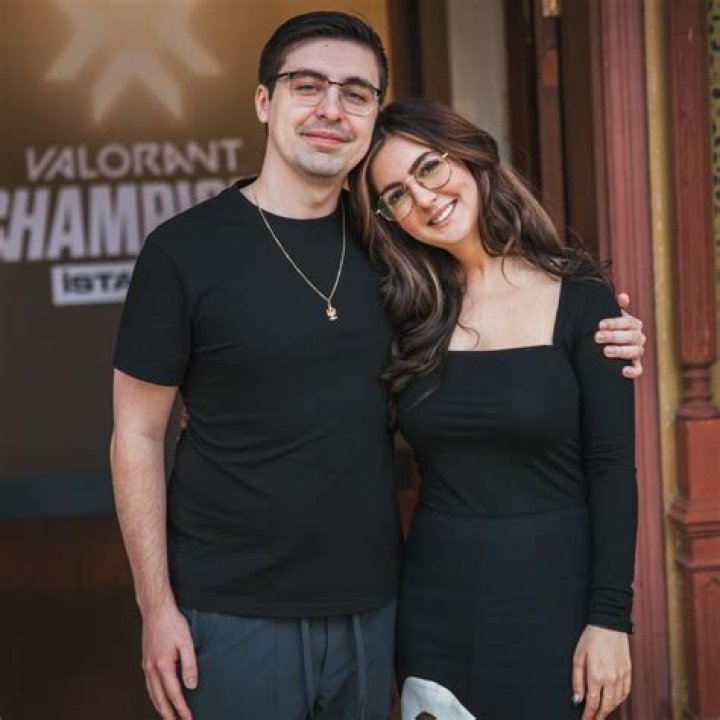Shroud – Bio, Net Worth, Girlfriend and Facts About The Video Game Player