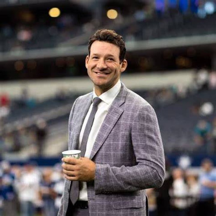 Tony Romo Wikipedia, Biography, Net Worth, Wife, Age, Height, Ethnicity
