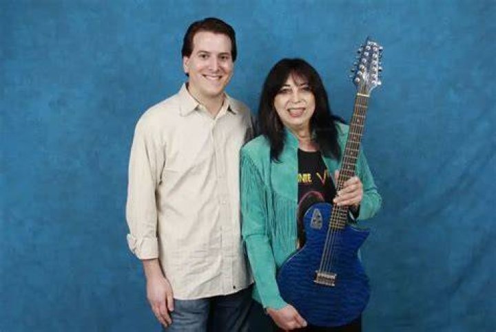 Vinnie Vincent Bio, Wiki, Age, Wife, Daughters, Kiss, Invasion, Net Worth