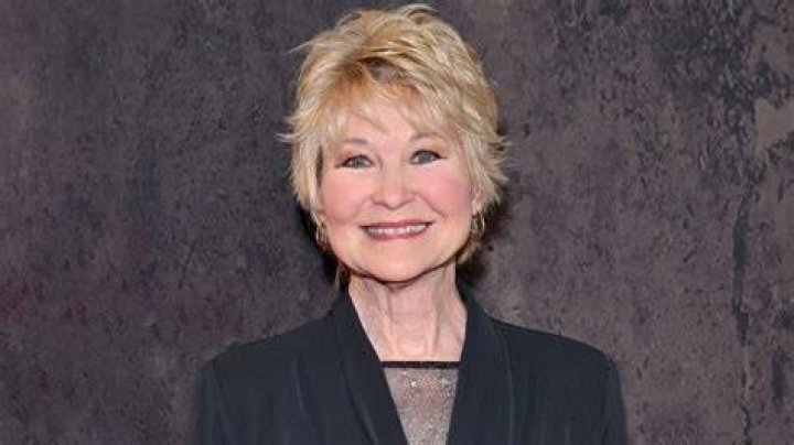 Who is Dee Wallace? See Net-worth, Quote, Awards, Fact, Wiki