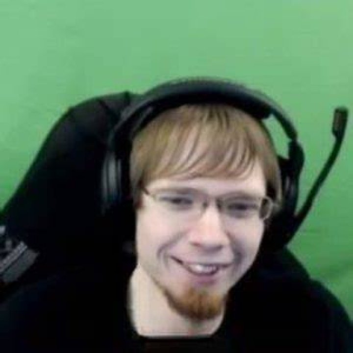 Who is Dumbdog? Twitch, Apollo, Twitter, Face, Real Name, Wiki, Biography
