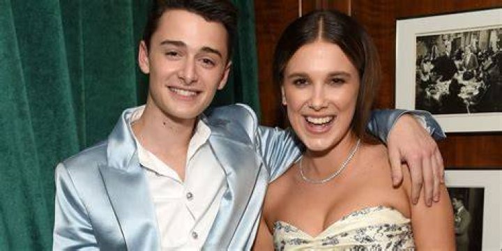 Who Is Noah Schnapp Dating? Who Is Noah Schnapp Girlfriend?